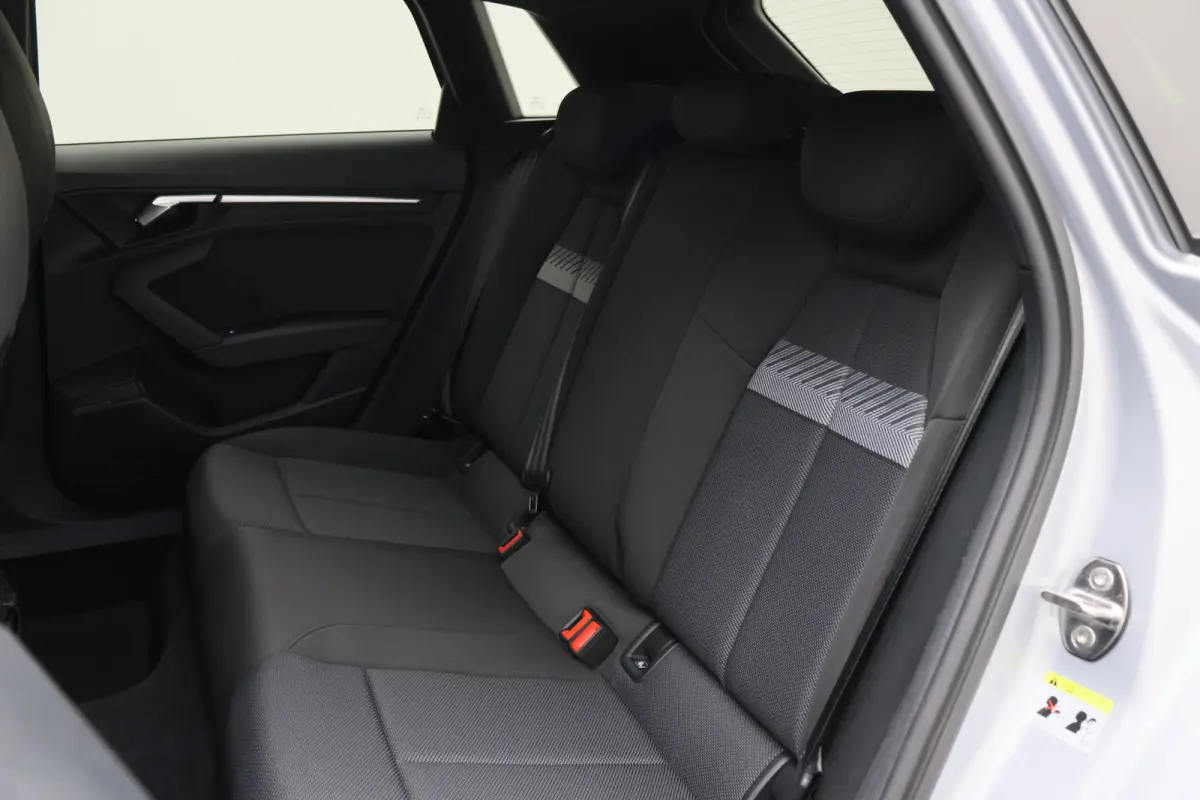 40 TFSI e Business edition Virtual Cockpit, Cruise, Trekhaak, Sportstoelen, Stoelverwarming, 17''
