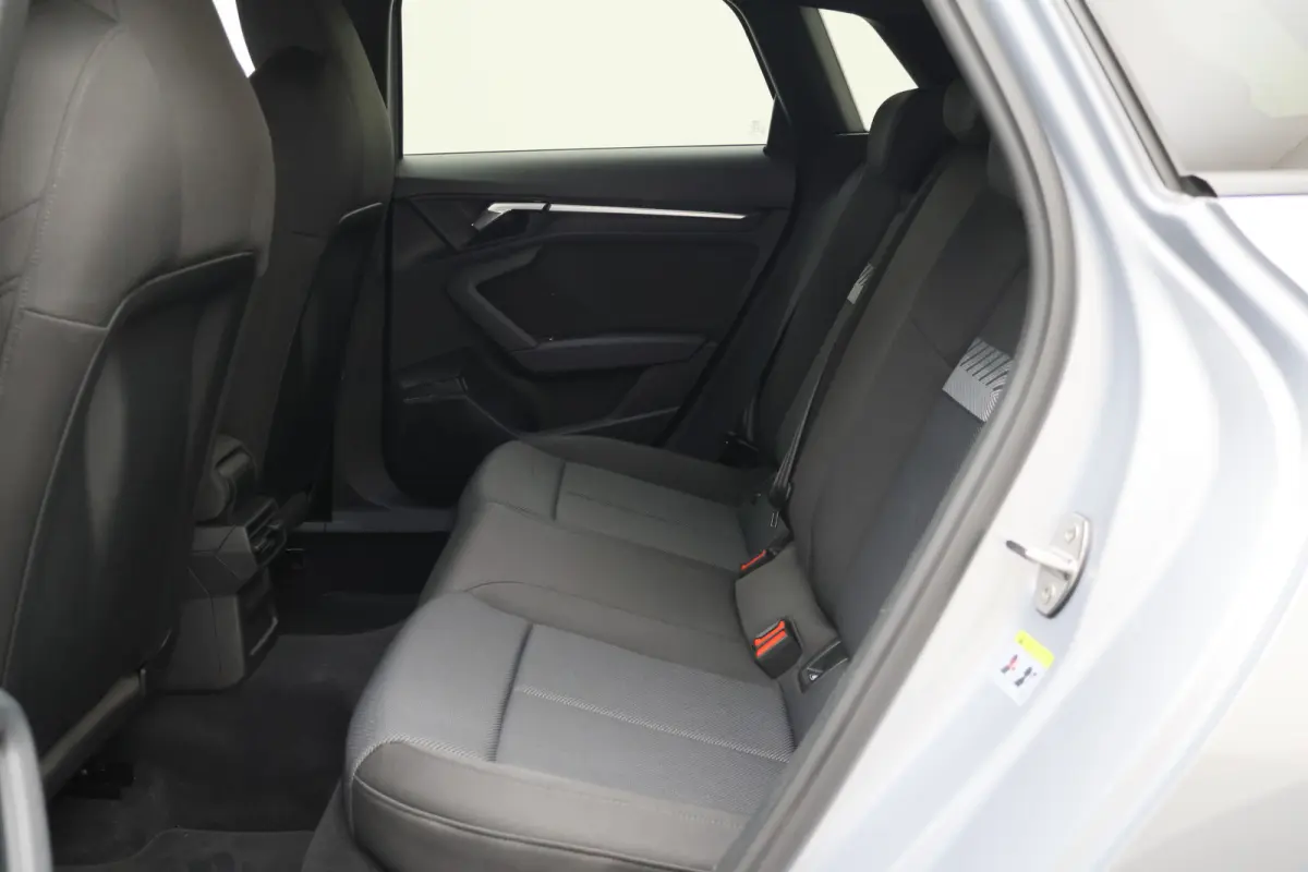 40 TFSI e Business edition Virtual Cockpit, Cruise, Trekhaak, Sportstoelen, Stoelverwarming, 17''