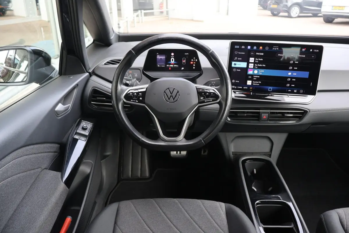 170pk Pure Oranje Edition 52 kWh | SoH 98% | Carplay | Adaptive Cruise | PDC | DAB Radio