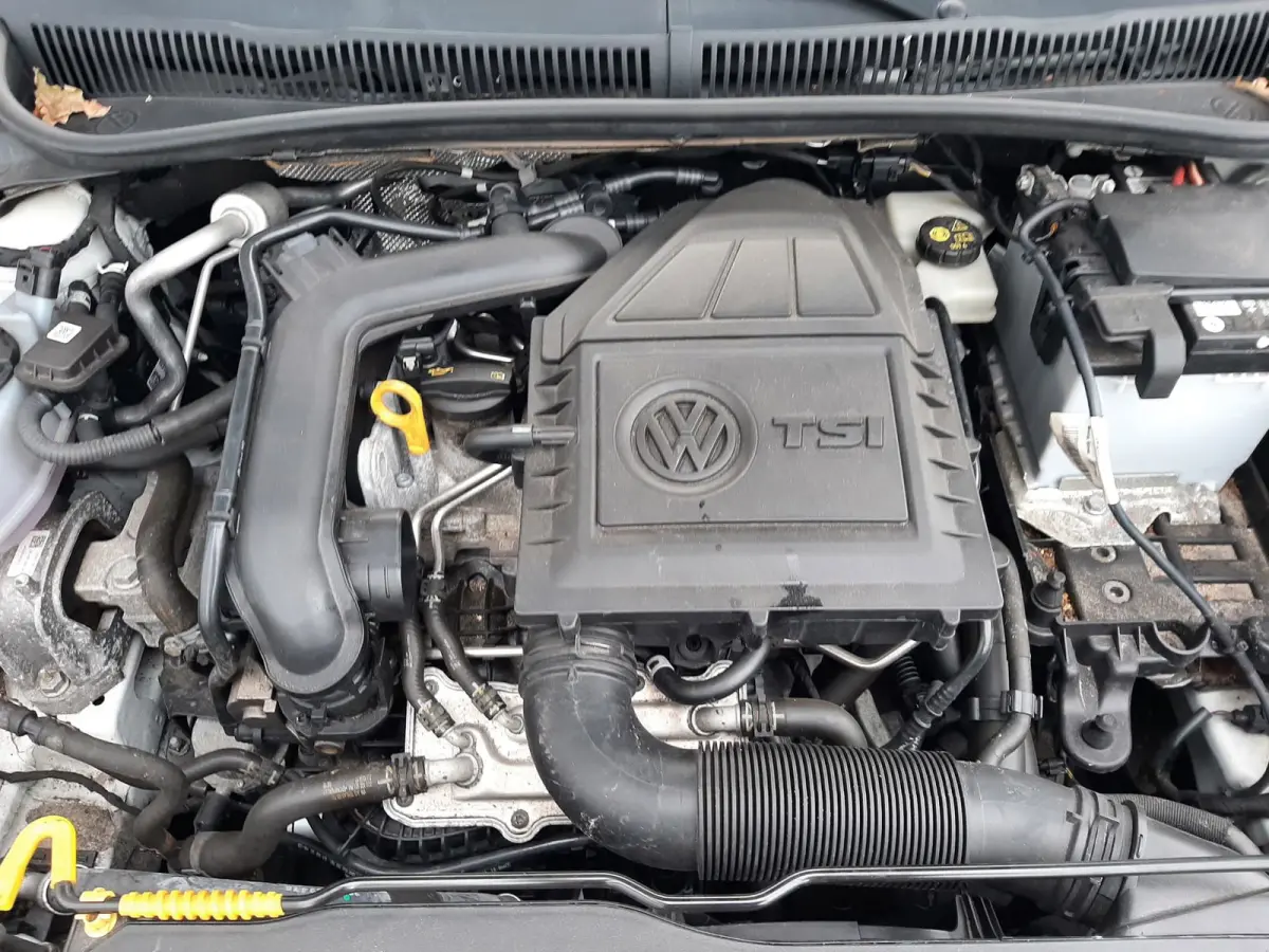 1.0 TSI camera clima cruise