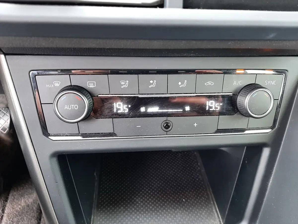 1.0 TSI camera clima cruise