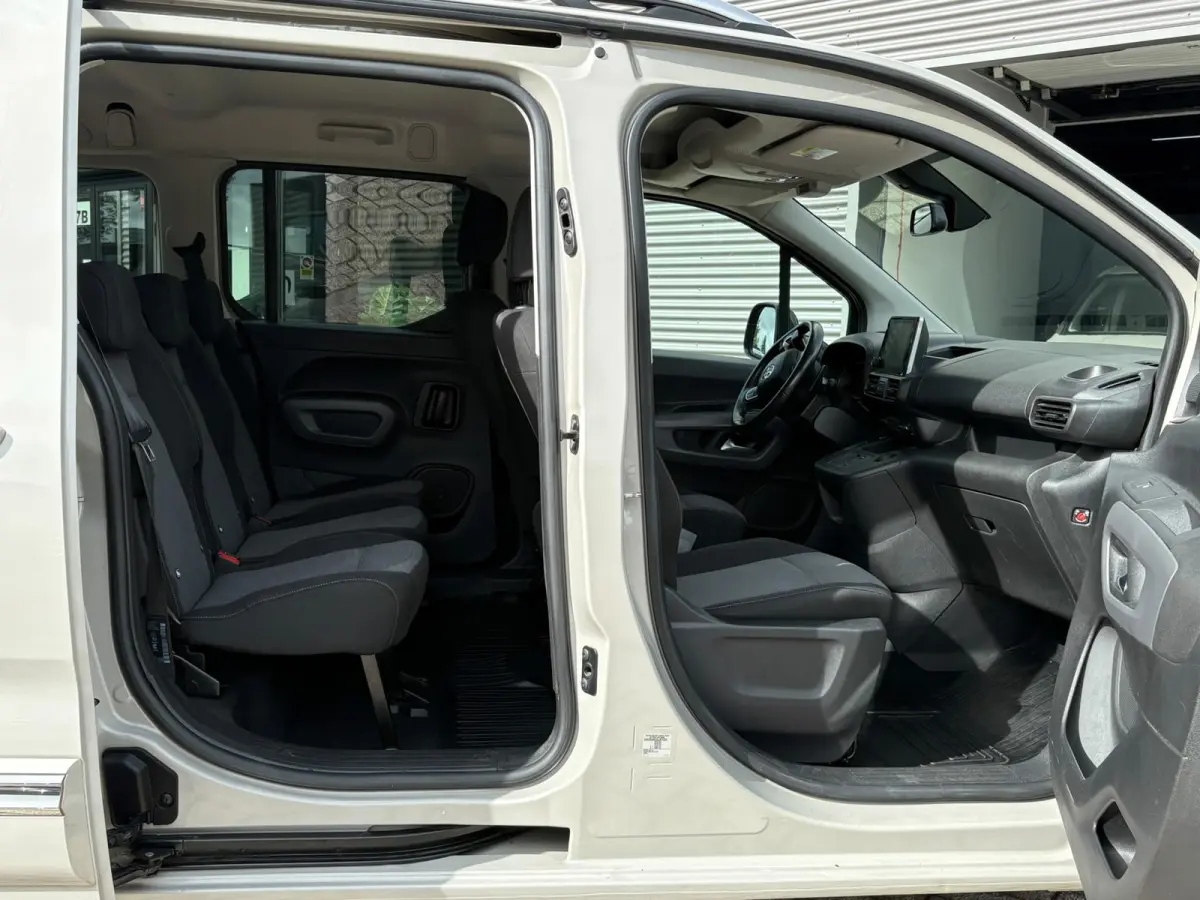 L2 Executive 1.2 Turbo 7 PERSOONS AUTOMAAT
