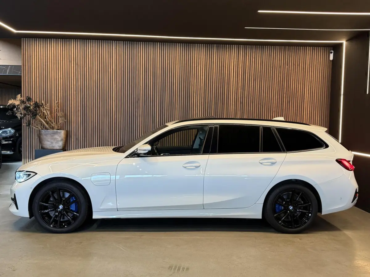 330e HiExecutive|HDUP|PANO|ACC|360|LASER
