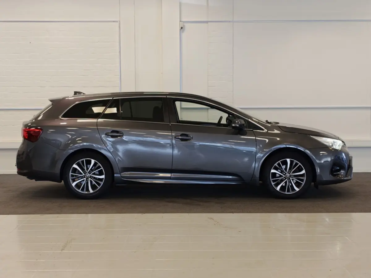 1.8 VVT-i Lease Pro Automaat Trekhaak Xenon
