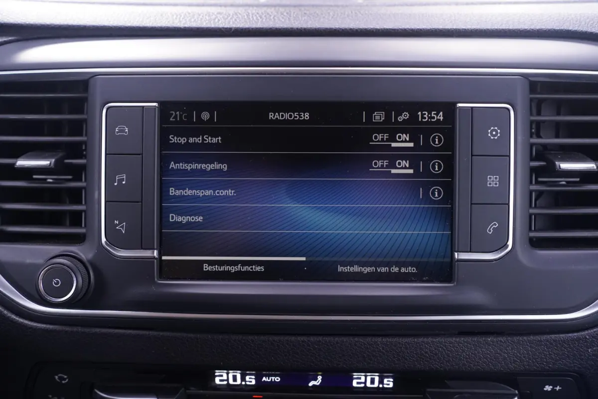 2.0 D-4D 145 pk Aut. Black Line Dubbel Cabine Navi, Camera, Xenon, 17" LMV, Laadruimte Pakket, 5-Zits