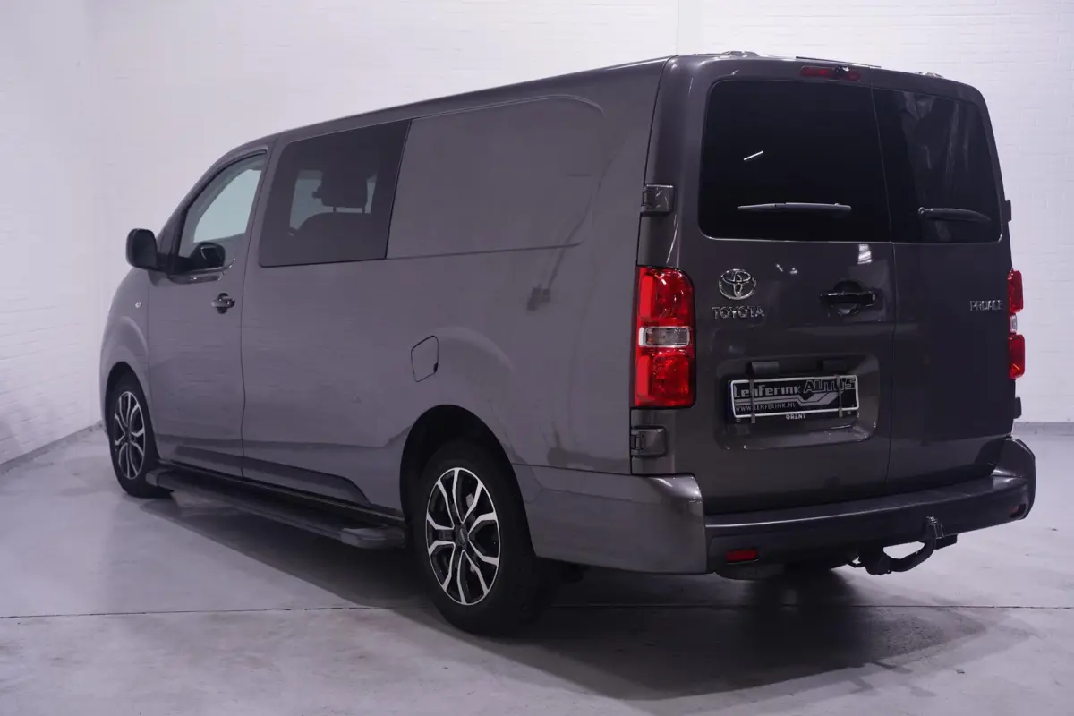 2.0 D-4D 145 pk Aut. Black Line Dubbel Cabine Navi, Camera, Xenon, 17" LMV, Laadruimte Pakket, 5-Zits