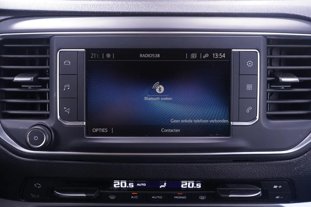 2.0 D-4D 145 pk Aut. Black Line Dubbel Cabine Navi, Camera, Xenon, 17" LMV, Laadruimte Pakket, 5-Zits