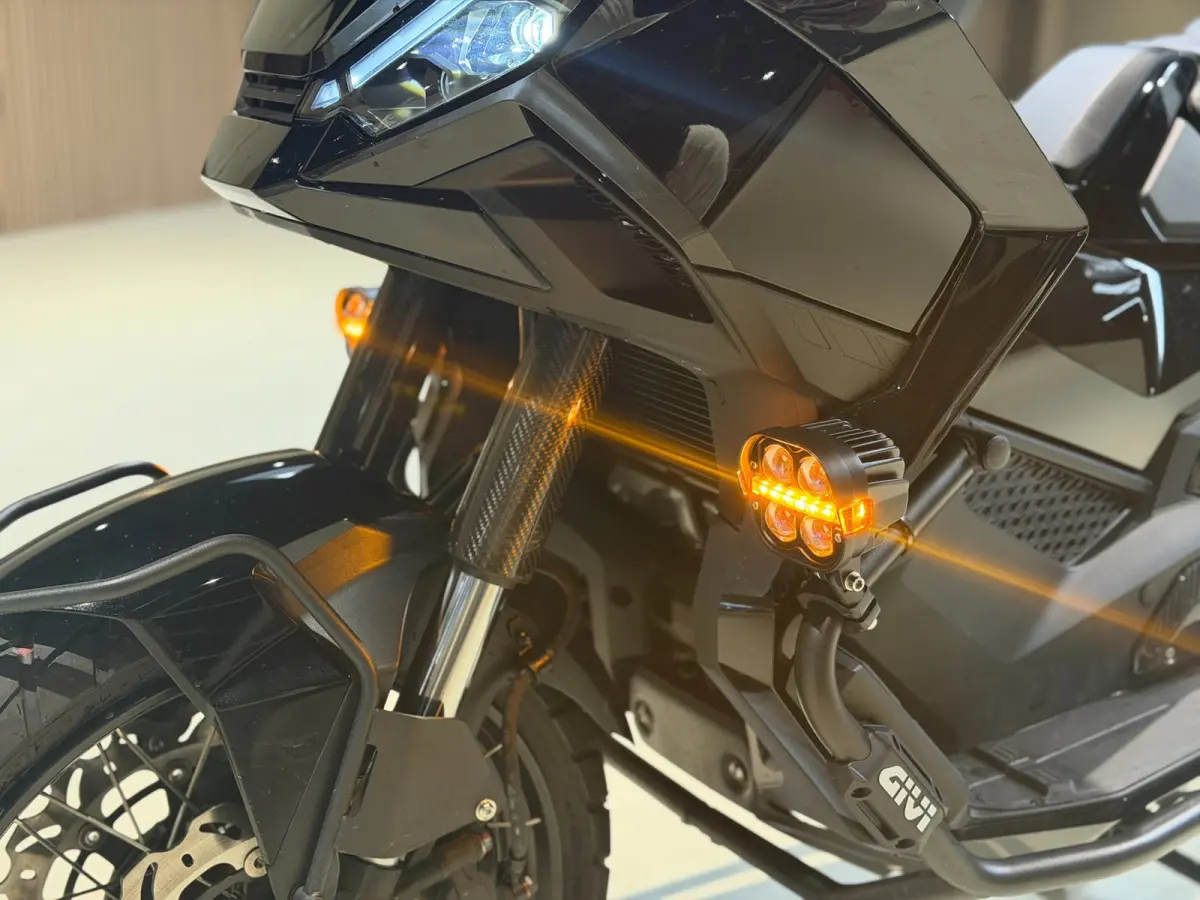 |Akrapovic|Apple carplay|ABS|Cruise|Led|Fabrieksgarantie
