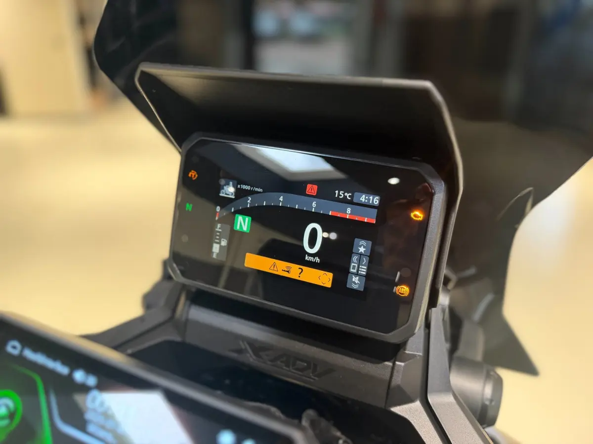 |Akrapovic|Apple carplay|ABS|Cruise|Led|Fabrieksgarantie