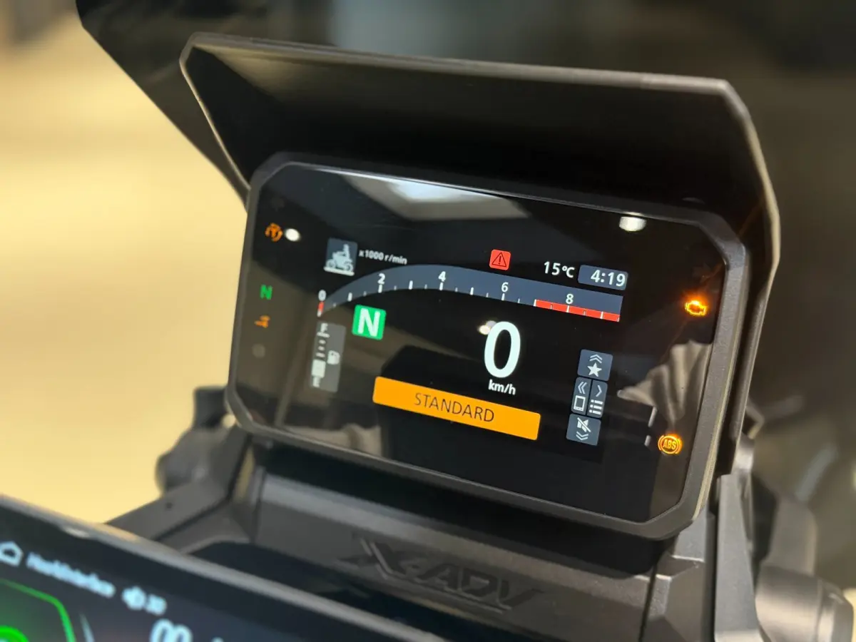 |Akrapovic|Apple carplay|ABS|Cruise|Led|Fabrieksgarantie