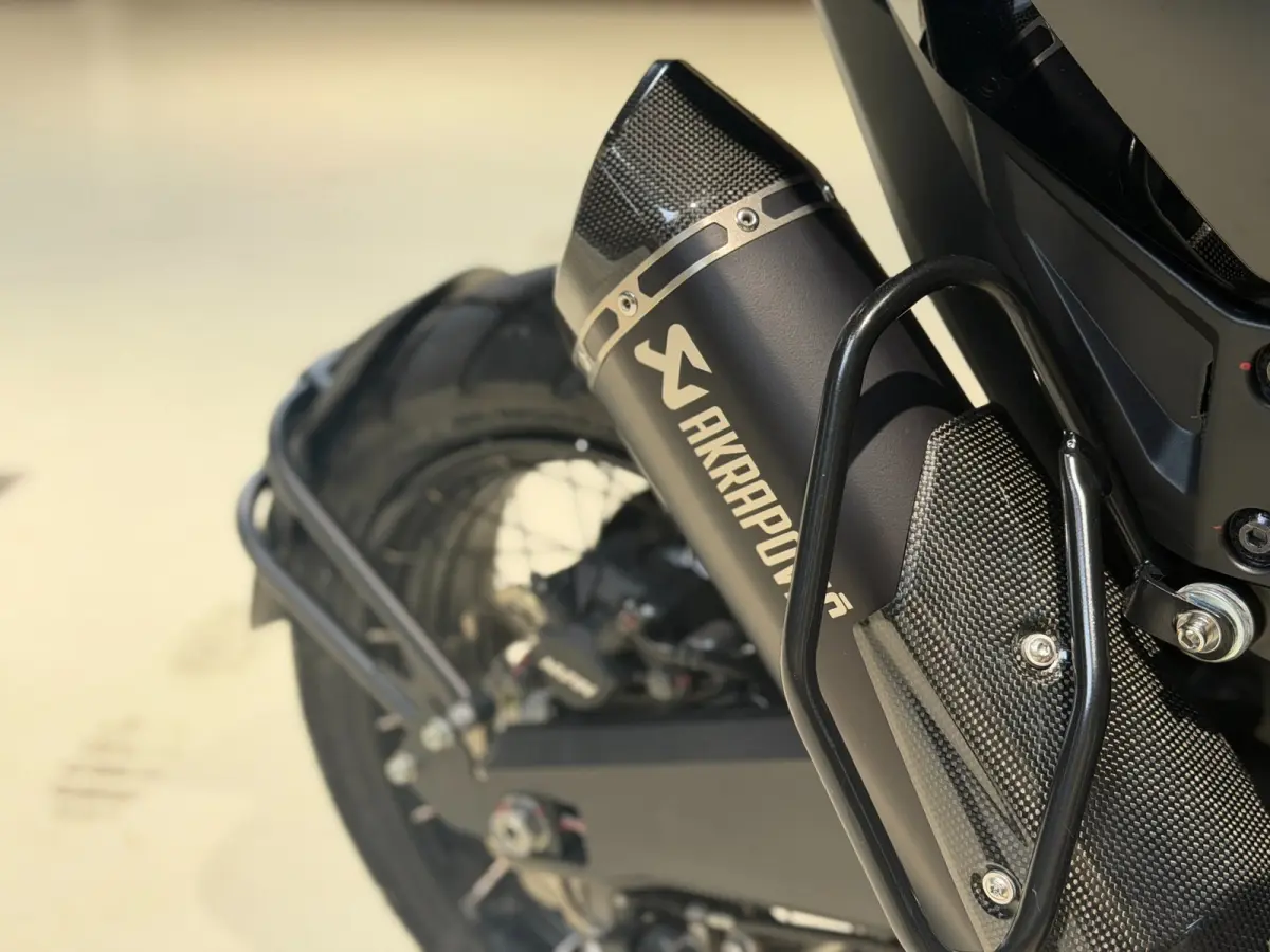 |Akrapovic|Apple carplay|ABS|Cruise|Led|Fabrieksgarantie