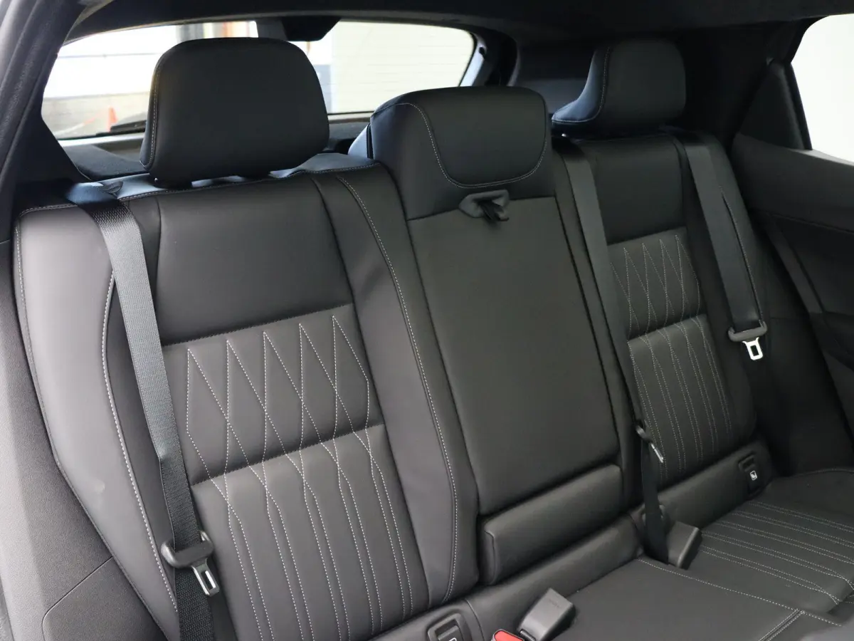Instyle 87 kWh | 20" LMV | Lederen bekleding | Elektrisch verstelbare stoelen | Elektrische achterklep | Stoel, stuur en voorruitverwarming | 360 camera |
