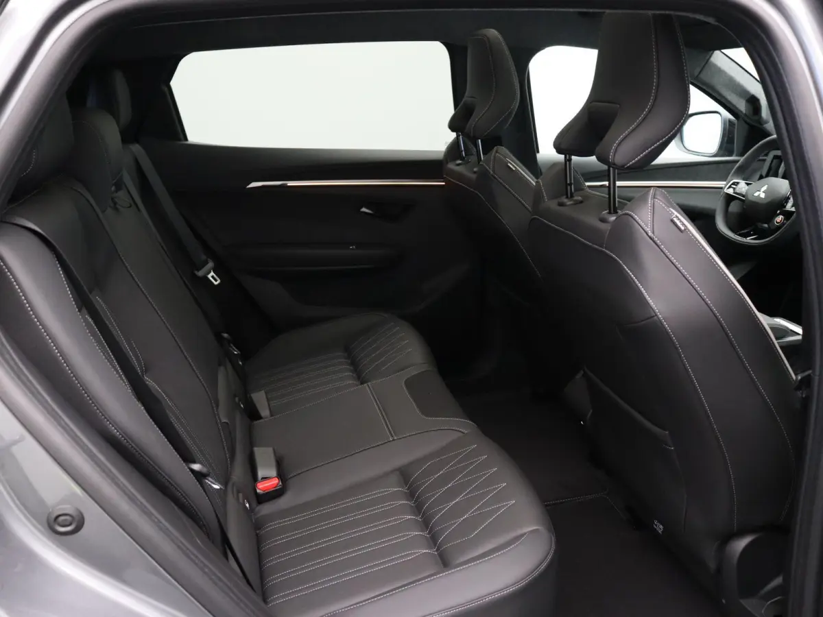 Instyle 87 kWh | 20" LMV | Lederen bekleding | Elektrisch verstelbare stoelen | Elektrische achterklep | Stoel, stuur en voorruitverwarming | 360 camera |