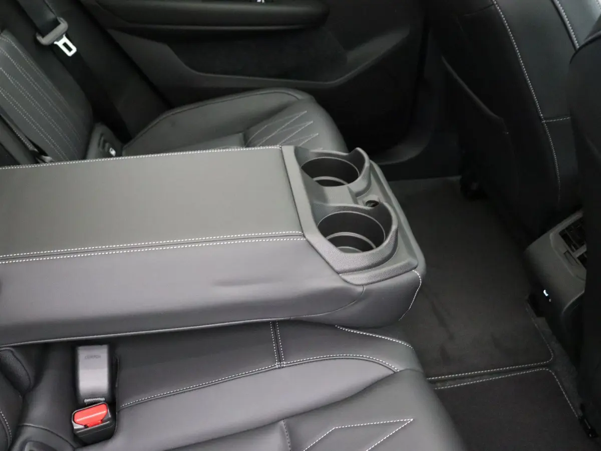 Instyle 87 kWh | 20" LMV | Lederen bekleding | Elektrisch verstelbare stoelen | Elektrische achterklep | Stoel, stuur en voorruitverwarming | 360 camera |