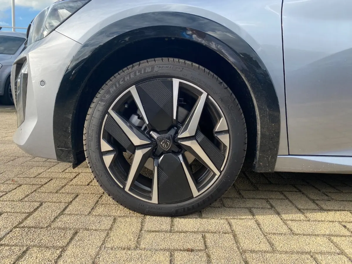 1.2 Hybrid 110 e-DCS6 GT Unieke KM-Stand! Tot 8 Jaar Garantie! | Navigatie | 360 Camera | Dodehoek-Detectie | Climate Control | !!