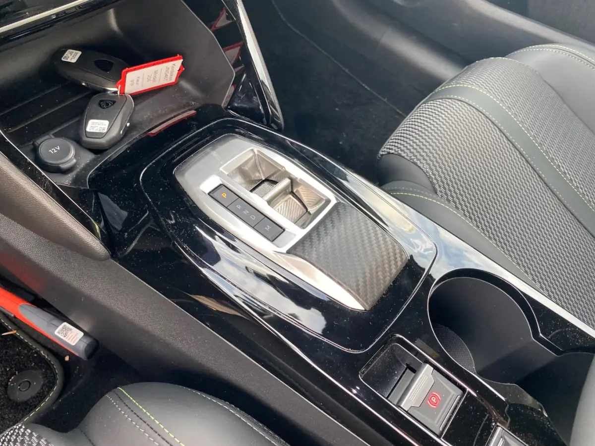 1.2 Hybrid 110 e-DCS6 GT Unieke KM-Stand! Tot 8 Jaar Garantie! | Navigatie | 360 Camera | Dodehoek-Detectie | Climate Control | !!