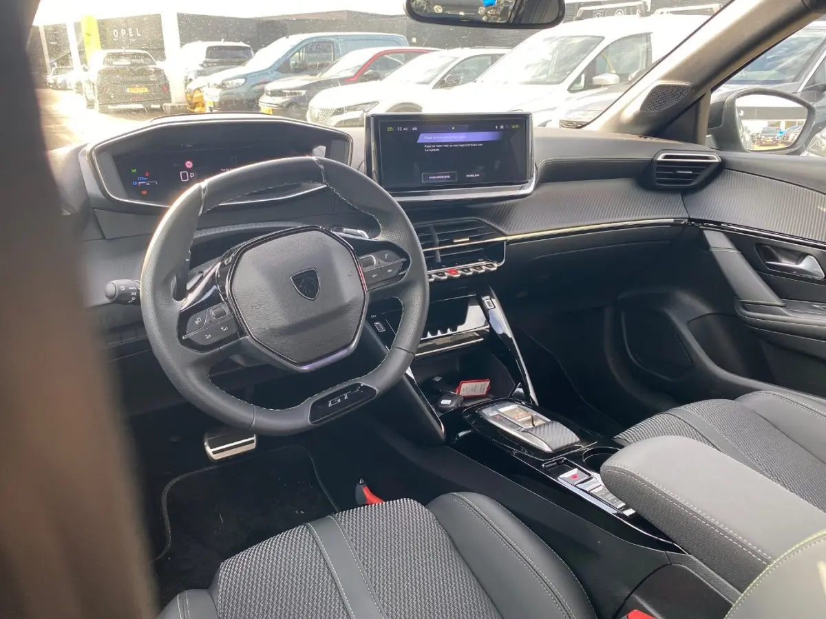 1.2 Hybrid 110 e-DCS6 GT Unieke KM-Stand! Tot 8 Jaar Garantie! | Navigatie | 360 Camera | Dodehoek-Detectie | Climate Control | !!