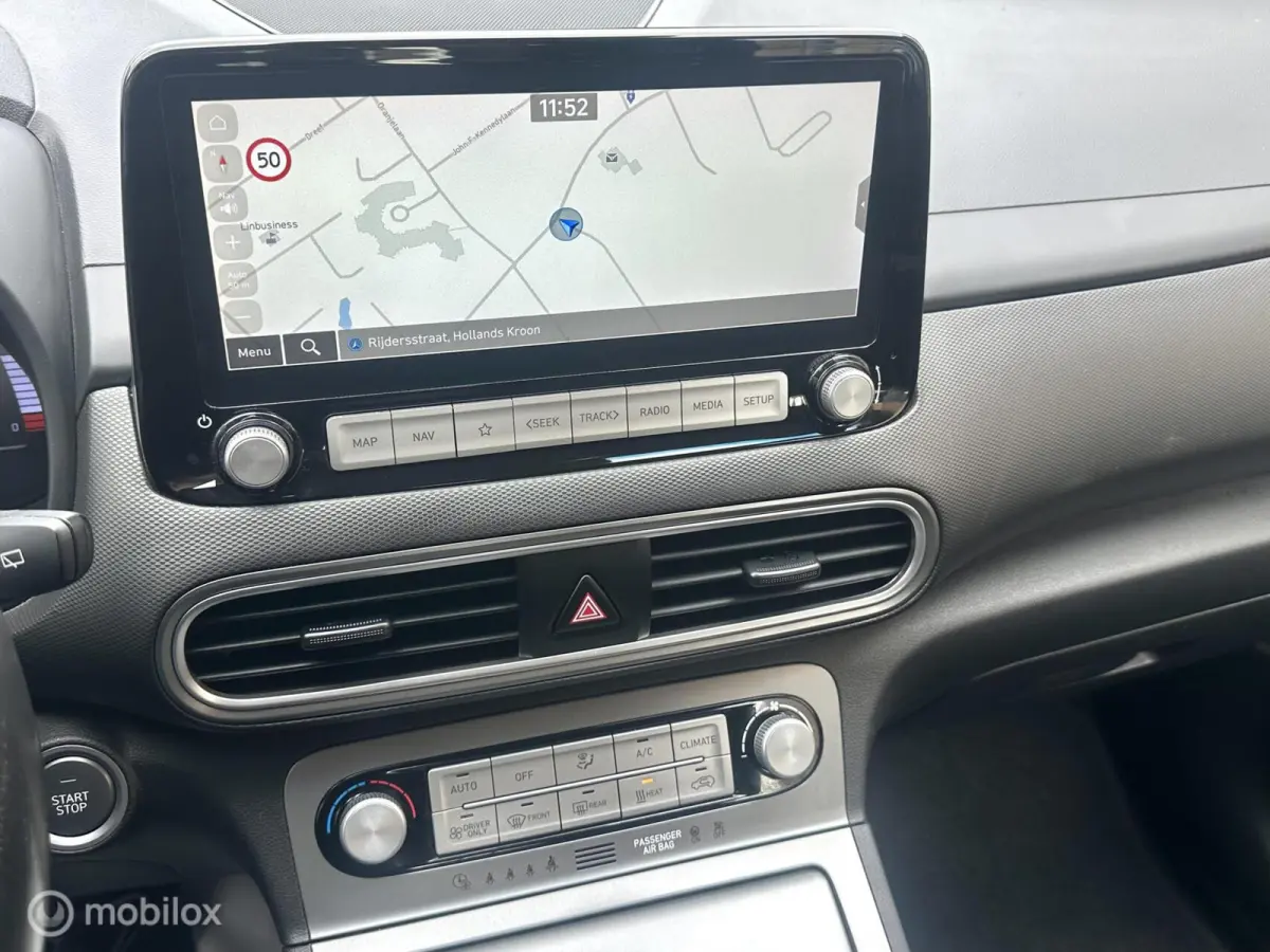 EV Comfort Smart 64 kWh 3-FASE SNELLADEN SOH 100% WARMTEPOMP CARPLAY ACHTERUITRIJ CAMERA NETTE AUTO!!