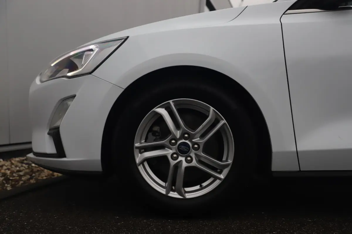 1.0 EcoBoost Trend Edition Business Navigatie Clima Cruise 16 inch LMV Parkeersensors Lane Assist Keyless