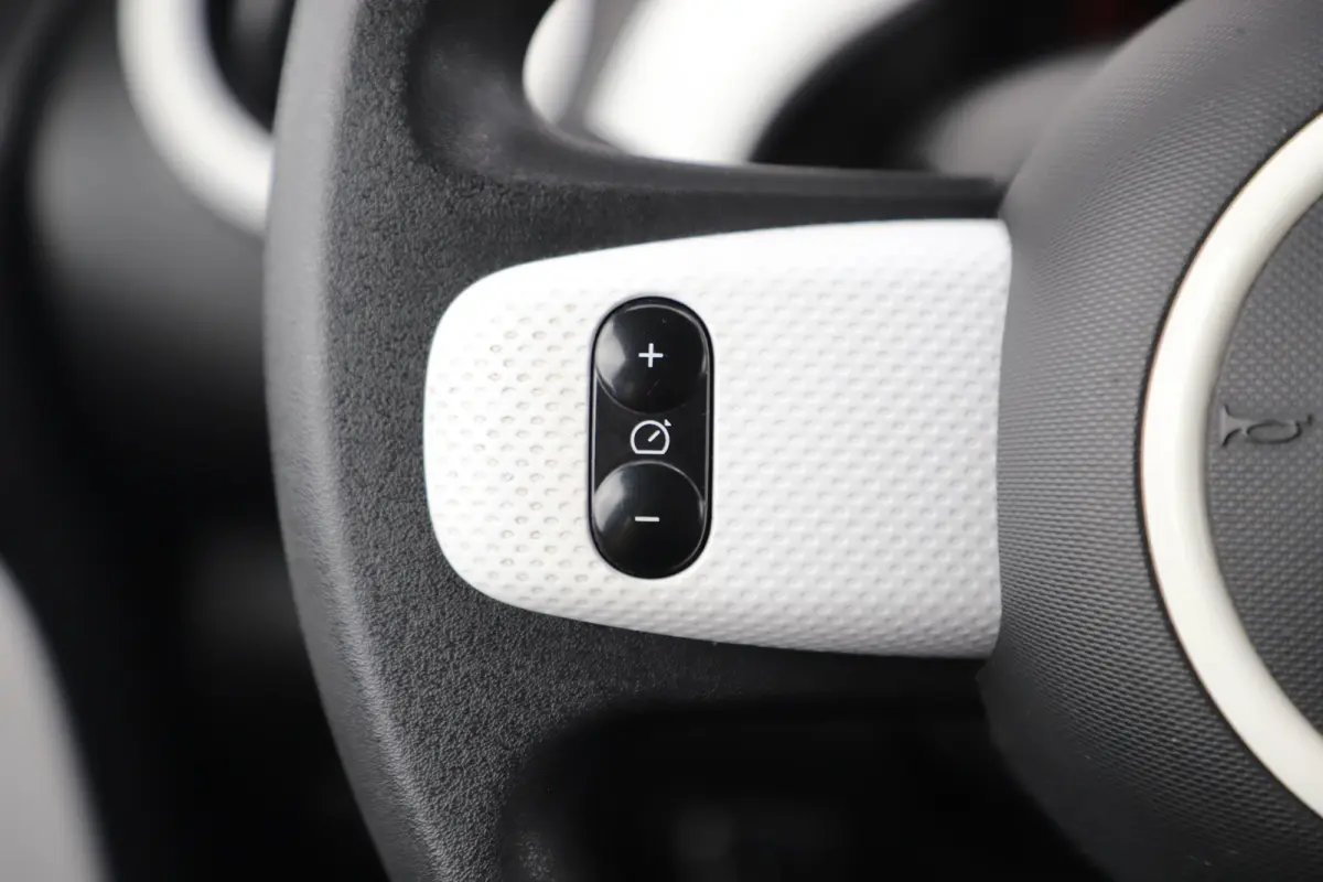 1.0 SCe Collection Schuifdak Radio Bluetooth