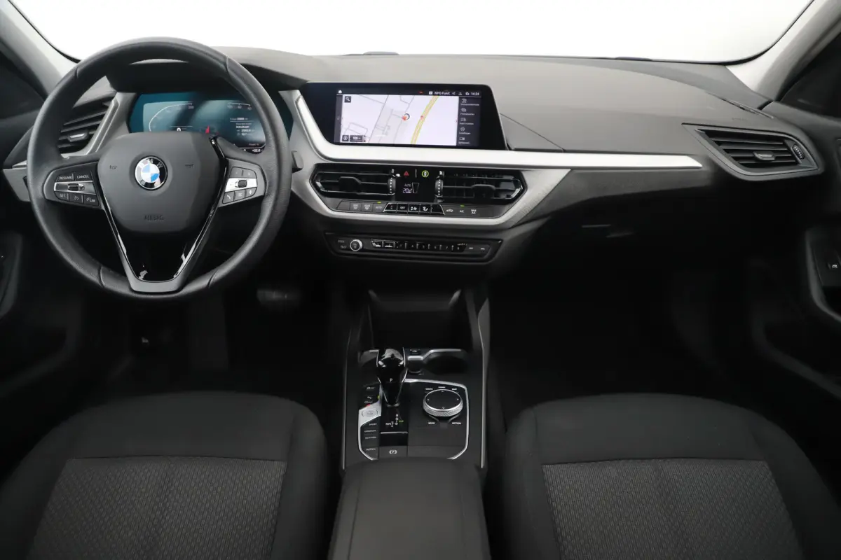 118i 136PK Automaat Navigatie Draadloos Carplay Climate Cruise Control Parkeersensor