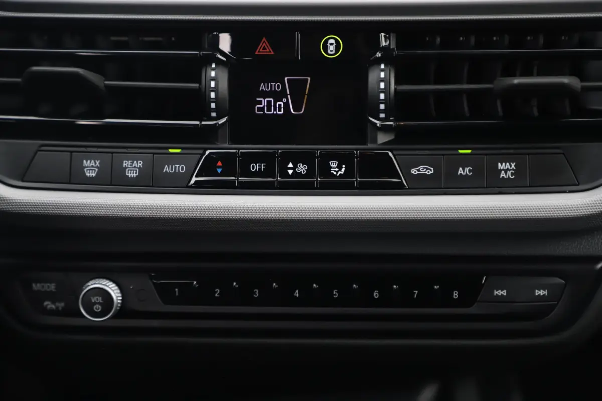 118i 136PK Automaat Navigatie Draadloos Carplay Climate Cruise Control Parkeersensor