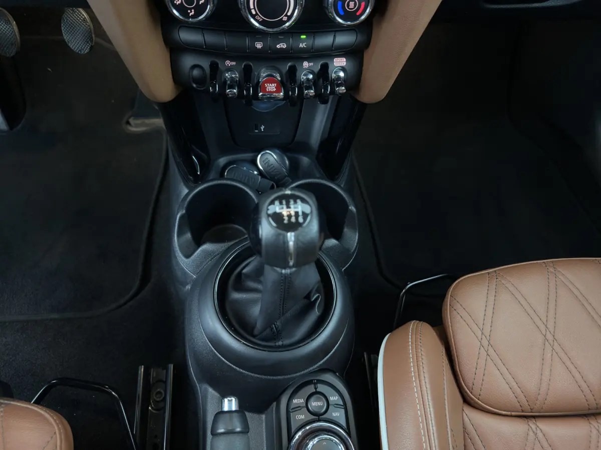 1.5 One Business Edition (Facelift-Life Cycle Impulse 2) (INCL-BTW) *LEATHER | SPORTSEATS | FULL-LED | DIGI-COCKPIT | AMBIENTLIGHT | NAVI-FULLMAP | DAB | AIRCO | KEYLESS | PDC | 16''ALU*
