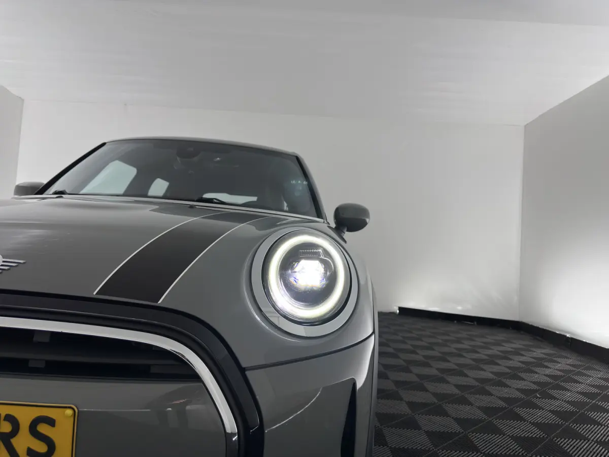 1.5 One Business Edition (Facelift-Life Cycle Impulse 2) (INCL-BTW) *LEATHER | SPORTSEATS | FULL-LED | DIGI-COCKPIT | AMBIENTLIGHT | NAVI-FULLMAP | DAB | AIRCO | KEYLESS | PDC | 16''ALU*
