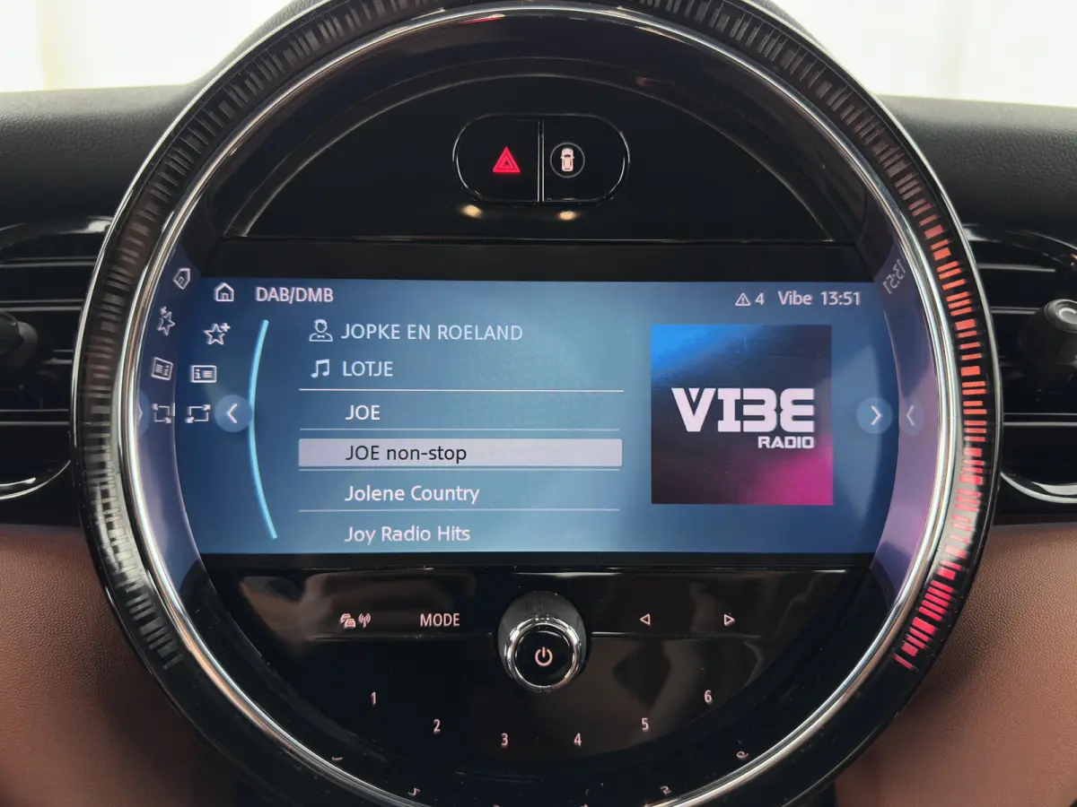 1.5 One Business Edition (Facelift-Life Cycle Impulse 2) (INCL-BTW) *LEATHER | SPORTSEATS | FULL-LED | DIGI-COCKPIT | AMBIENTLIGHT | NAVI-FULLMAP | DAB | AIRCO | KEYLESS | PDC | 16''ALU*