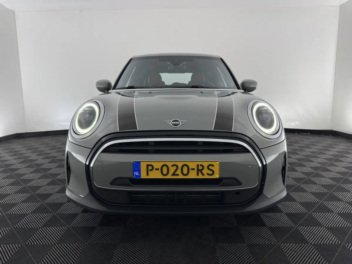 1.5 One Business Edition (Facelift-Life Cycle Impulse 2) (INCL-BTW) *LEATHER | SPORTSEATS | FULL-LED | DIGI-COCKPIT | AMBIENTLIGHT | NAVI-FULLMAP | DAB | AIRCO | KEYLESS | PDC | 16''ALU*