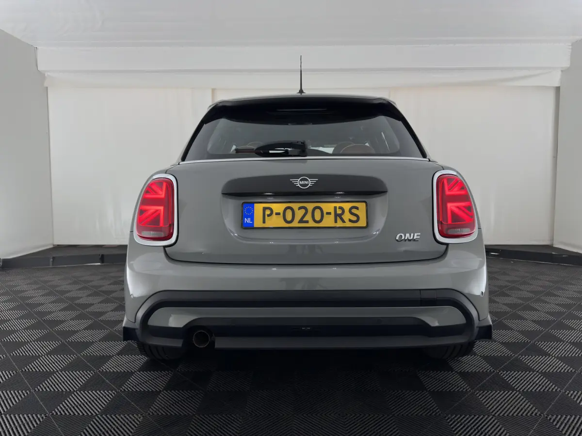 1.5 One Business Edition (Facelift-Life Cycle Impulse 2) (INCL-BTW) *LEATHER | SPORTSEATS | FULL-LED | DIGI-COCKPIT | AMBIENTLIGHT | NAVI-FULLMAP | DAB | AIRCO | KEYLESS | PDC | 16''ALU*