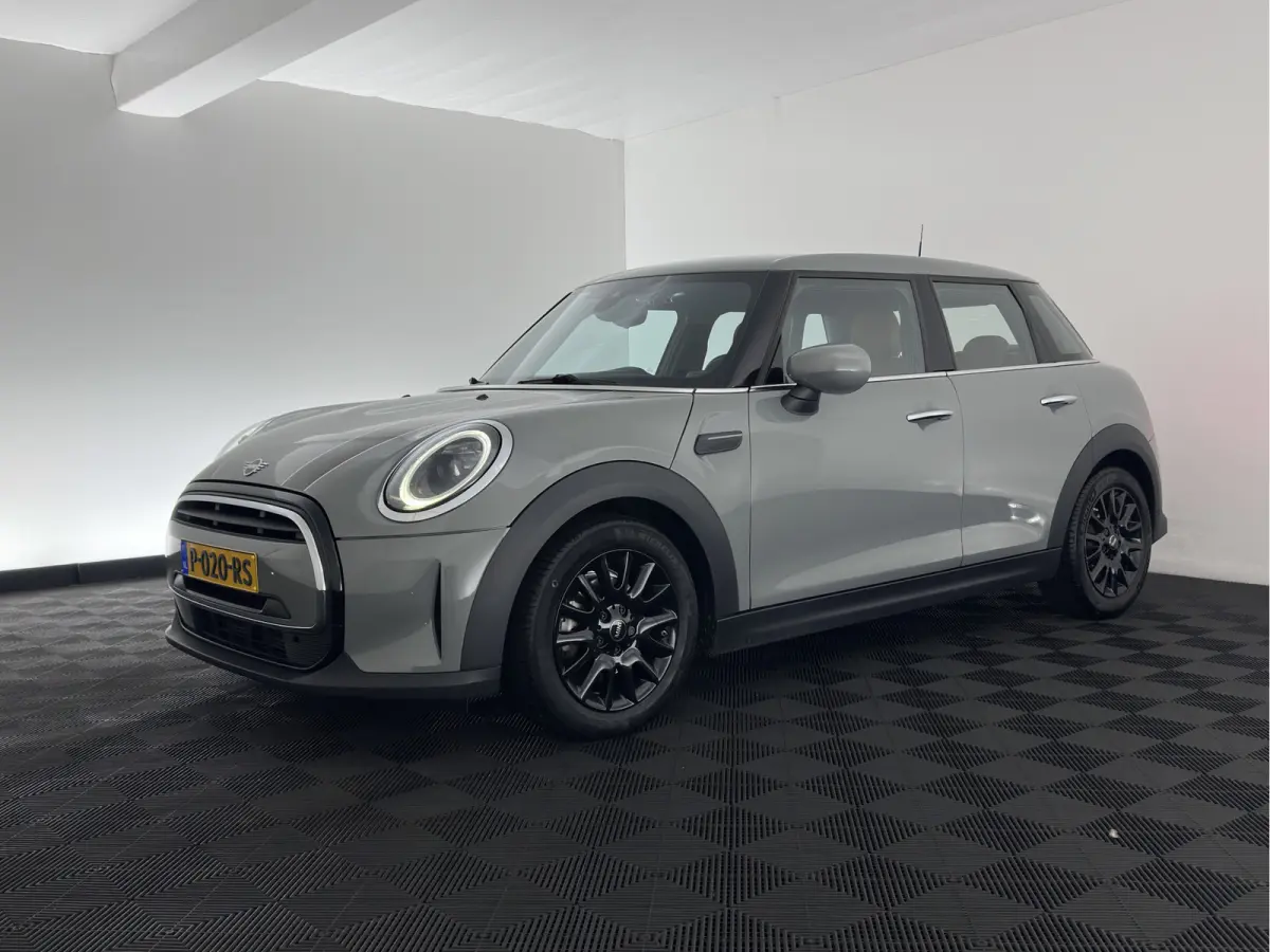 1.5 One Business Edition (Facelift-Life Cycle Impulse 2) (INCL-BTW) *LEATHER | SPORTSEATS | FULL-LED | DIGI-COCKPIT | AMBIENTLIGHT | NAVI-FULLMAP | DAB | AIRCO | KEYLESS | PDC | 16''ALU*