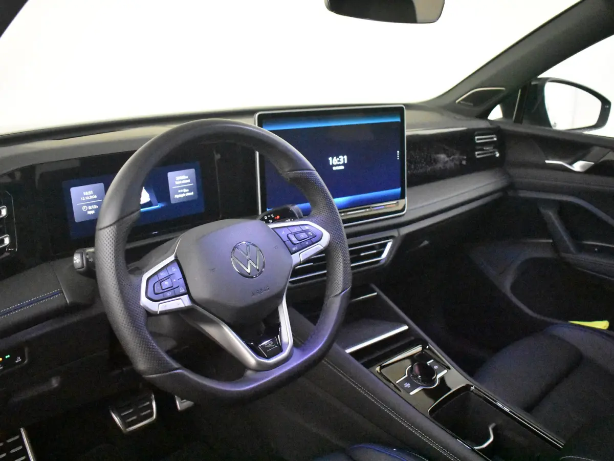 1.5 eHybrid R-Line l Lederen int. l Harman Kardon l Pano Dak l 360gr Camera l 20" l Trekhaak Elektr. l Stoelventilatie l