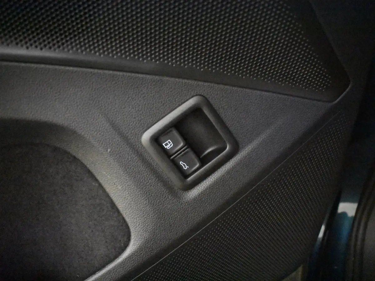 1.5 eHybrid R-Line l Lederen int. l Harman Kardon l Pano Dak l 360gr Camera l 20" l Trekhaak Elektr. l Stoelventilatie l