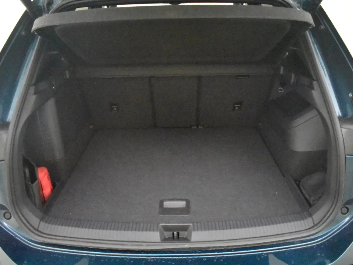 1.5 eHybrid R-Line l Lederen int. l Harman Kardon l Pano Dak l 360gr Camera l 20" l Trekhaak Elektr. l Stoelventilatie l