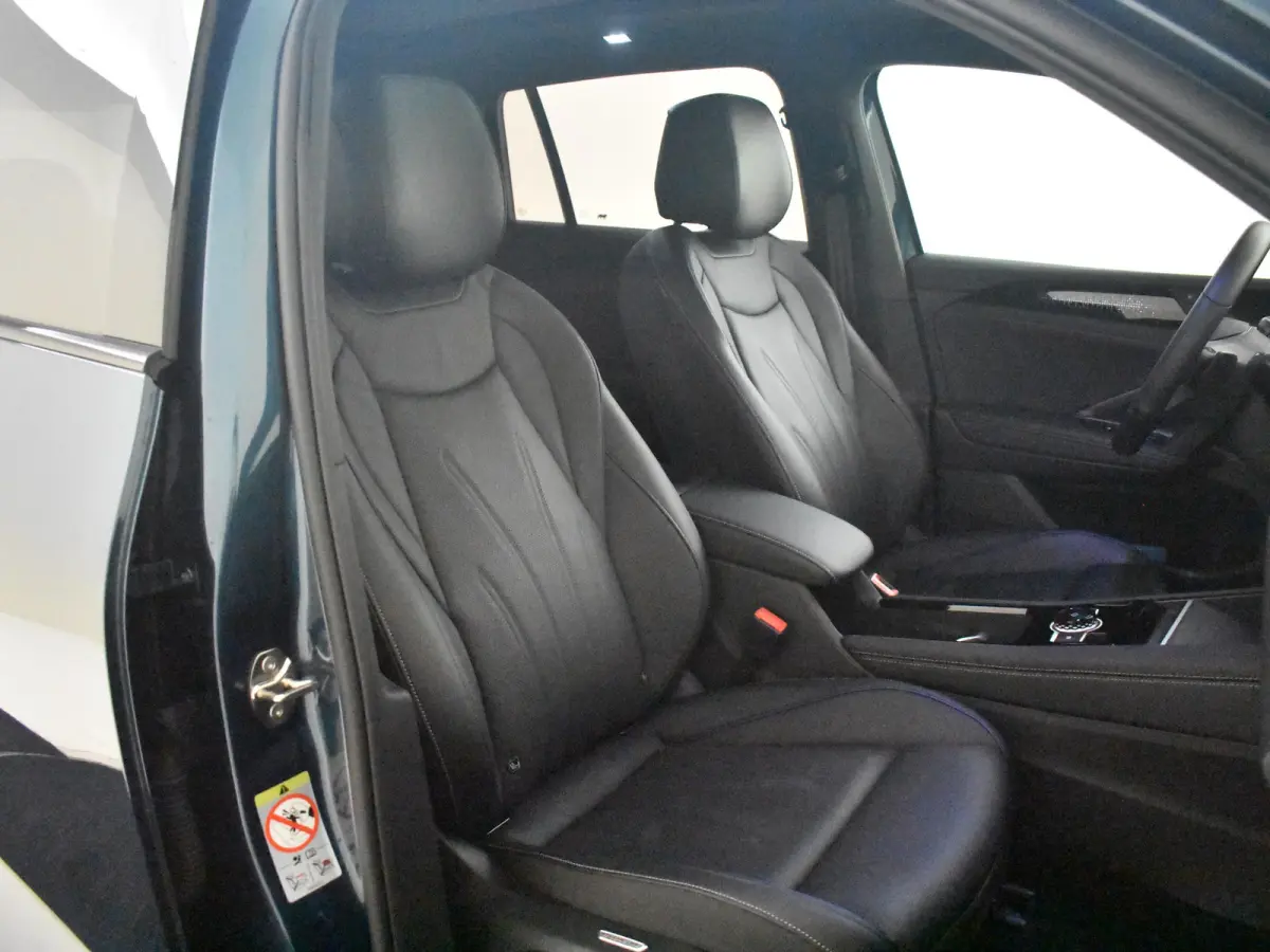 1.5 eHybrid R-Line l Lederen int. l Harman Kardon l Pano Dak l 360gr Camera l 20" l Trekhaak Elektr. l Stoelventilatie l