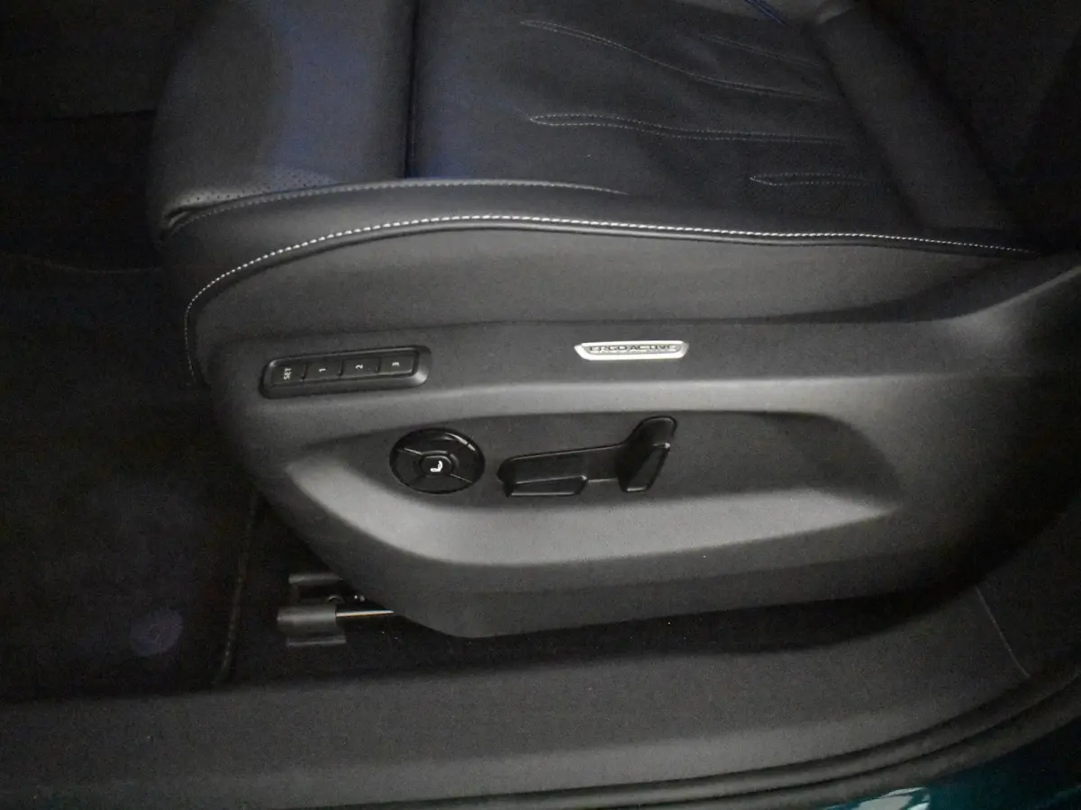 1.5 eHybrid R-Line l Lederen int. l Harman Kardon l Pano Dak l 360gr Camera l 20" l Trekhaak Elektr. l Stoelventilatie l