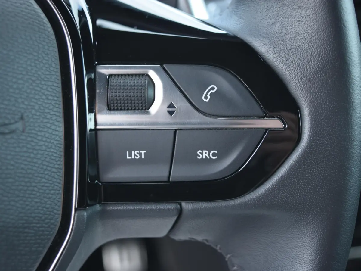 1.2 PureTech Allure Pack | AUTOMAAT | 130 PK | NAVI | CRUISE CONTROL | PARKEERSENSOREN MET CAMERA | CLIMATE CONTROL | 25.716 KM