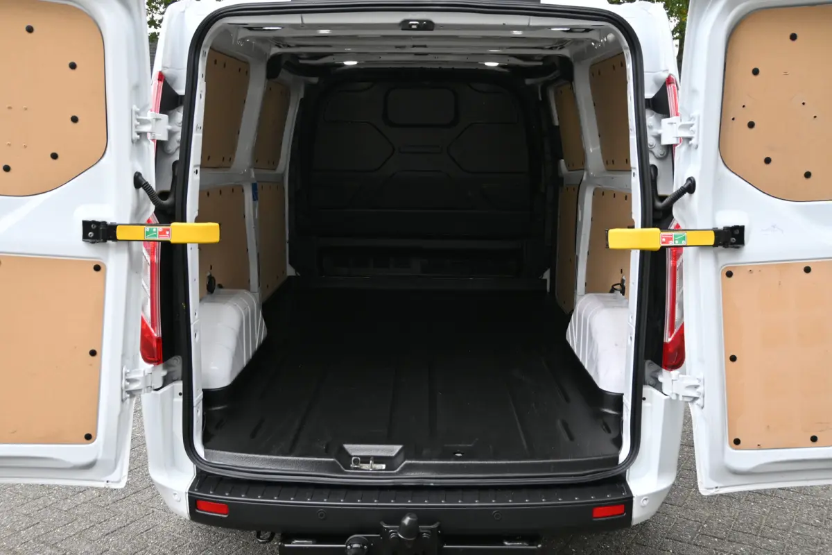 L2 Trend 340L 2.0 TDCI 130 pk Camera, Trekhaak 2800 kg