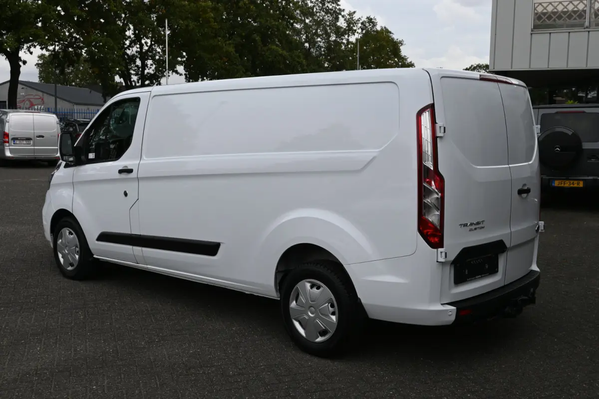L2 Trend 340L 2.0 TDCI 130 pk Camera, Trekhaak 2800 kg