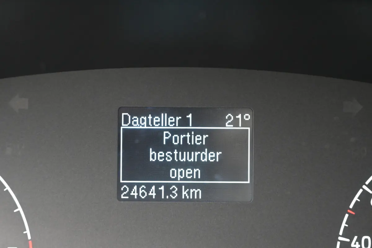 L2 Trend 340L 2.0 TDCI 130 pk Camera, Trekhaak 2800 kg