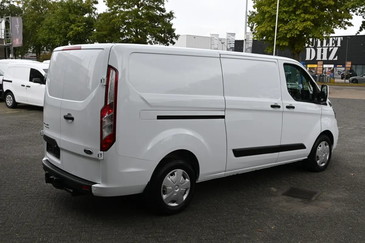 L2 Trend 340L 2.0 TDCI 130 pk Camera, Trekhaak 2800 kg
