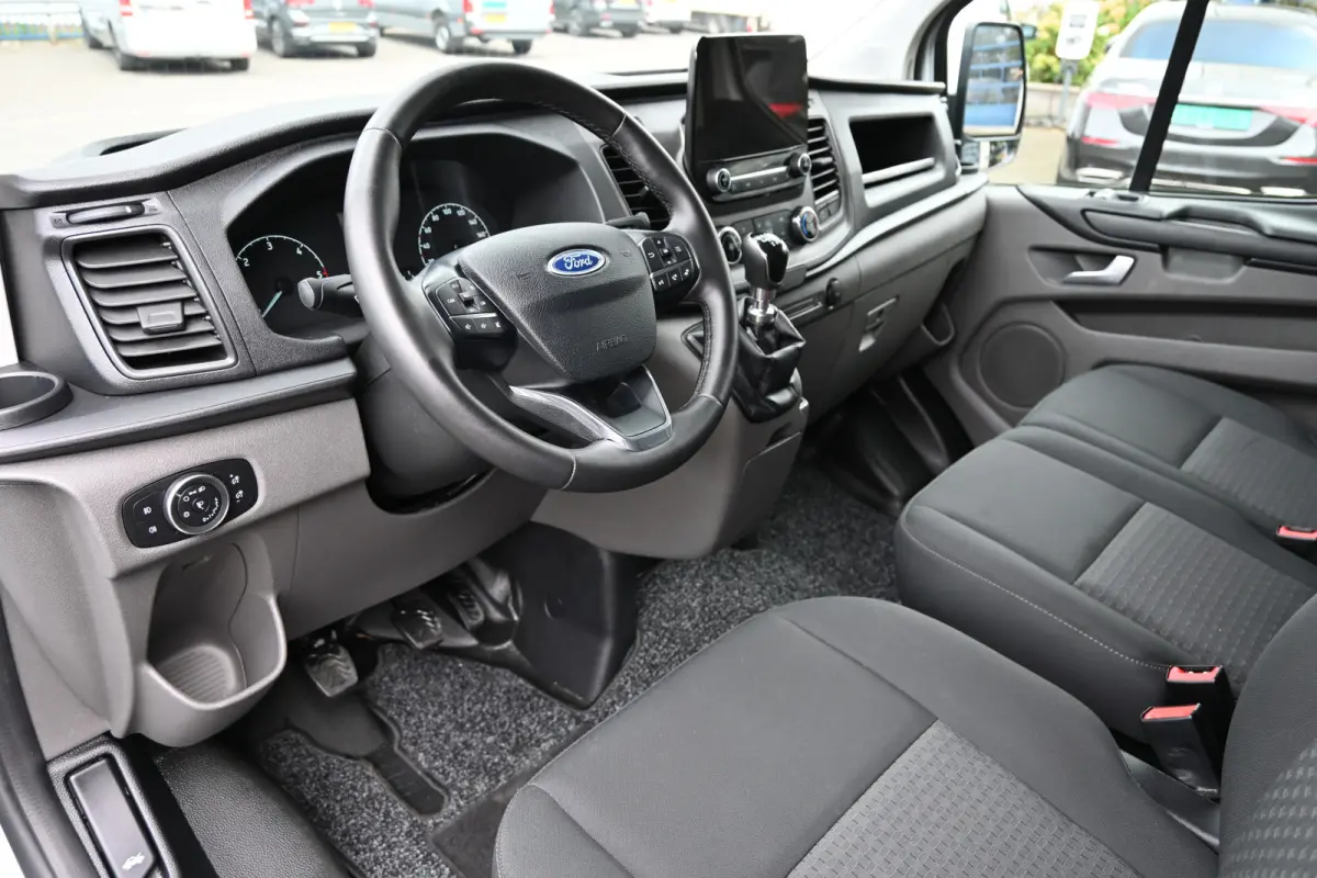L2 Trend 340L 2.0 TDCI 130 pk Camera, Trekhaak 2800 kg