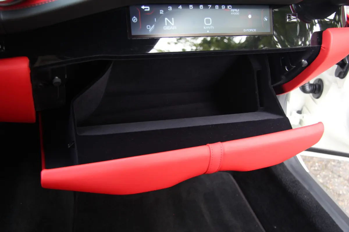 6.5 V12 HELE | Bianco Italia | Lift | Passenger Display | Carbon LED