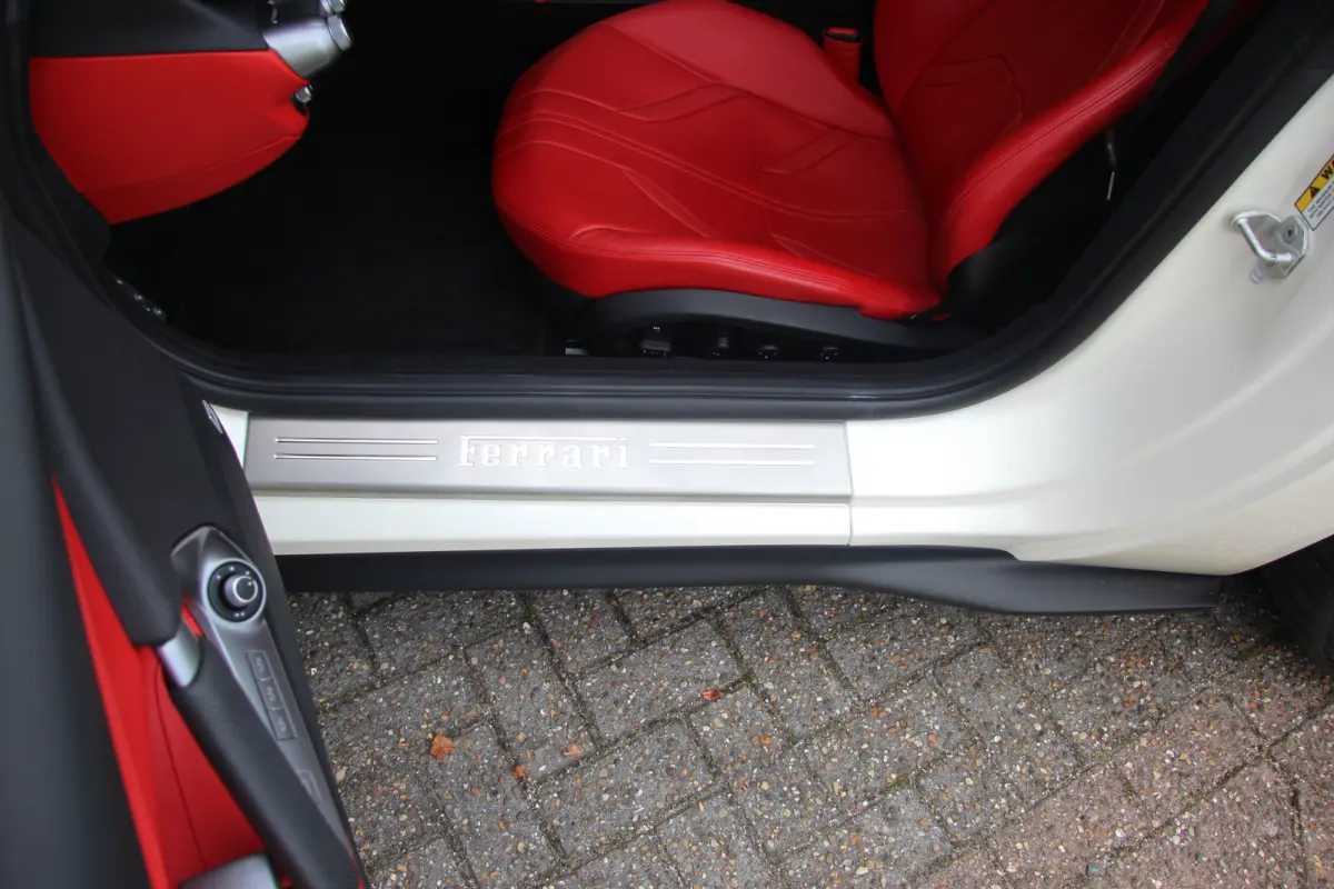 6.5 V12 HELE | Bianco Italia | Lift | Passenger Display | Carbon LED