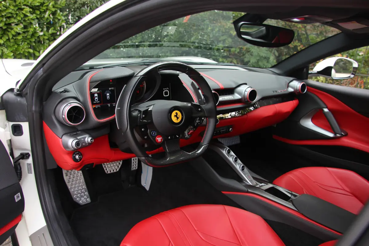 6.5 V12 HELE | Bianco Italia | Lift | Passenger Display | Carbon LED