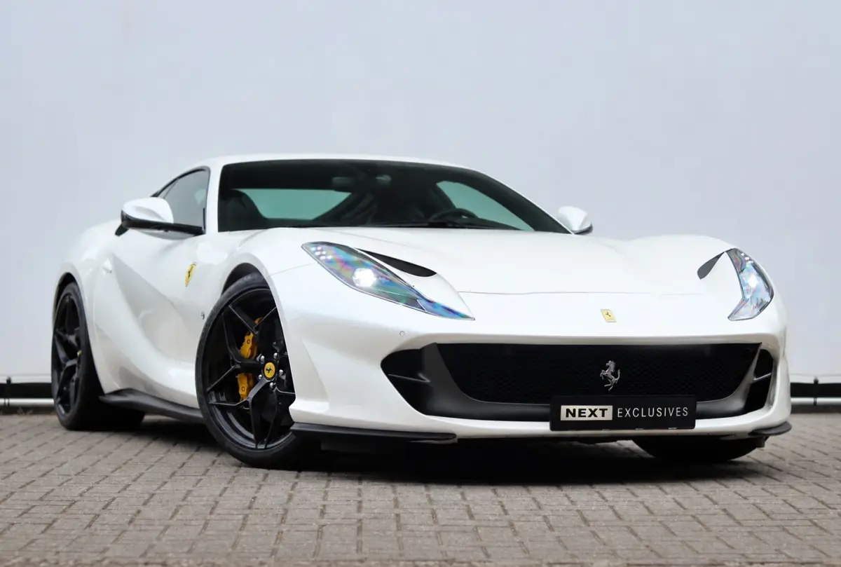 6.5 V12 HELE | Bianco Italia | Lift | Passenger Display | Carbon LED