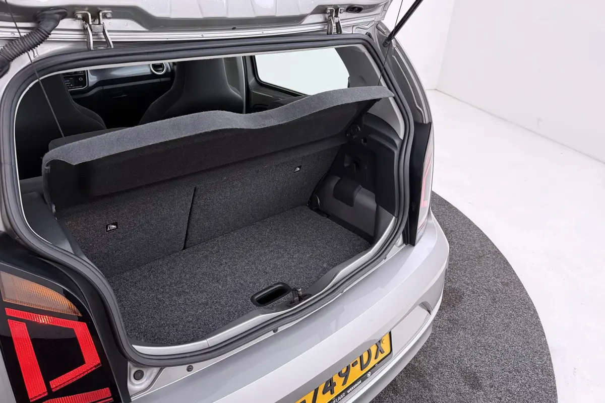 Up! 1.0 BMT move up! | Org NL | Airco | Dealer Ond. | Navigatie Via Telefoon | Bluetooth | 104.000 KM! |