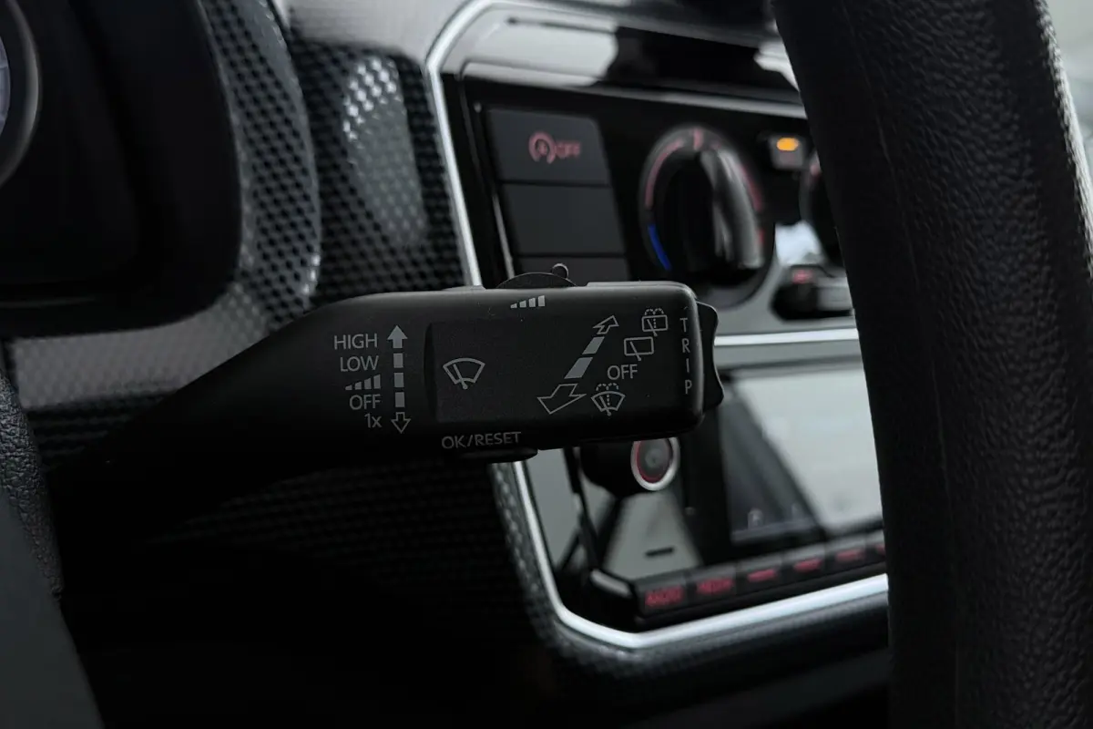 Up! 1.0 BMT move up! | Org NL | Airco | Dealer Ond. | Navigatie Via Telefoon | Bluetooth | 104.000 KM! |