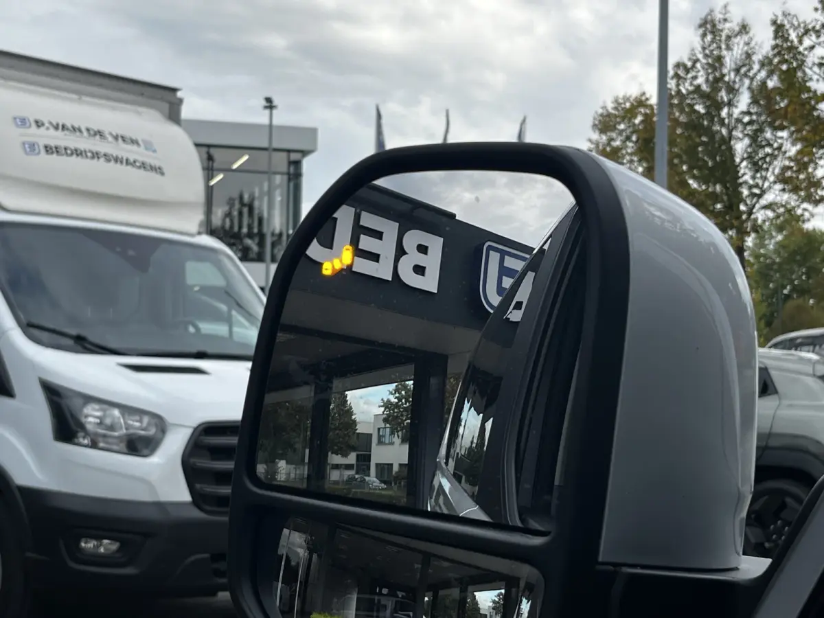 340 2.5 PHEV L2H1 Titanium X VIP Bus 8p. | FULL OPTIONS! | E-Trekhaak | Panodak | Elek. zijschuifdeuren | AGR-stoelen | Digitale binnenspiegel | etc. etc.